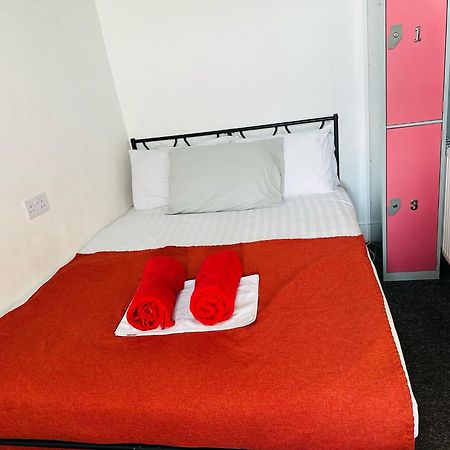 Backpackers Blackpool Hotel & Suites エクステリア 写真