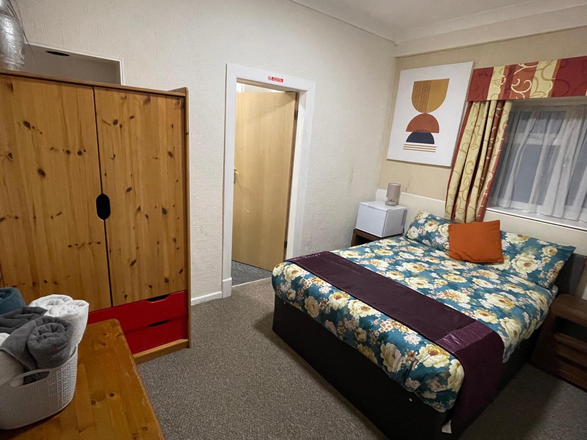 Backpackers Blackpool Hotel & Suites エクステリア 写真