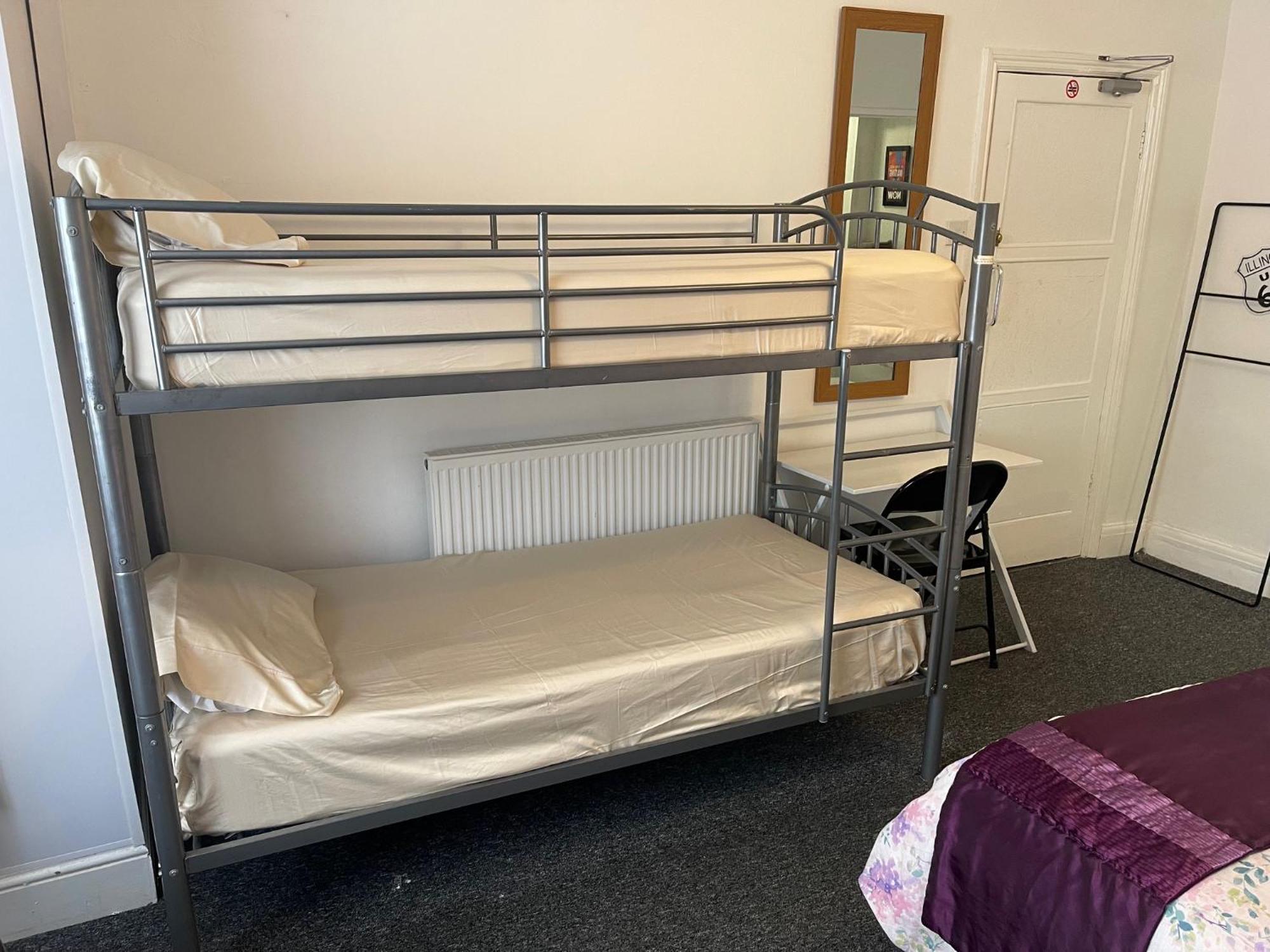Backpackers Blackpool Hotel & Suites エクステリア 写真
