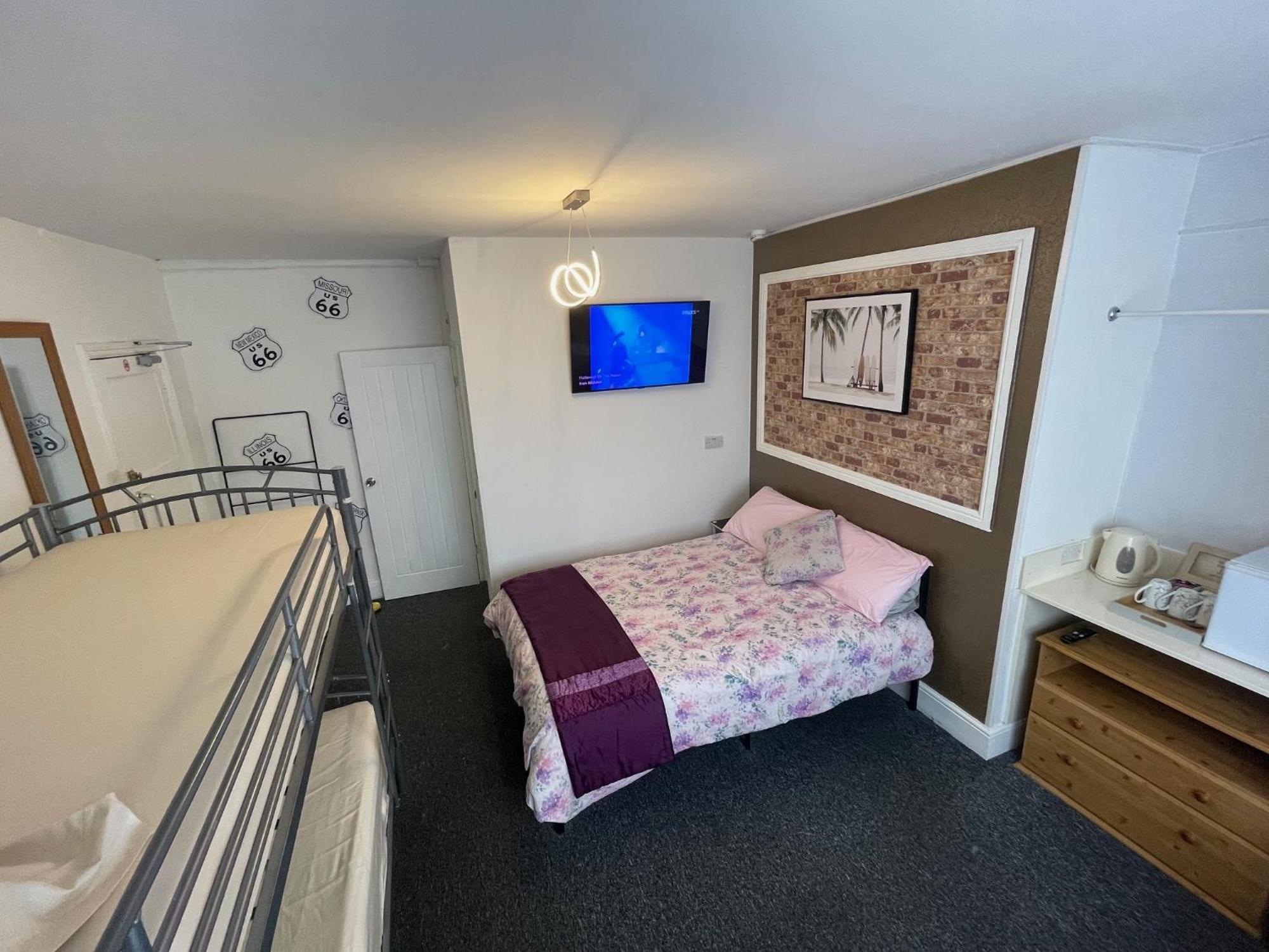 Backpackers Blackpool Hotel & Suites エクステリア 写真