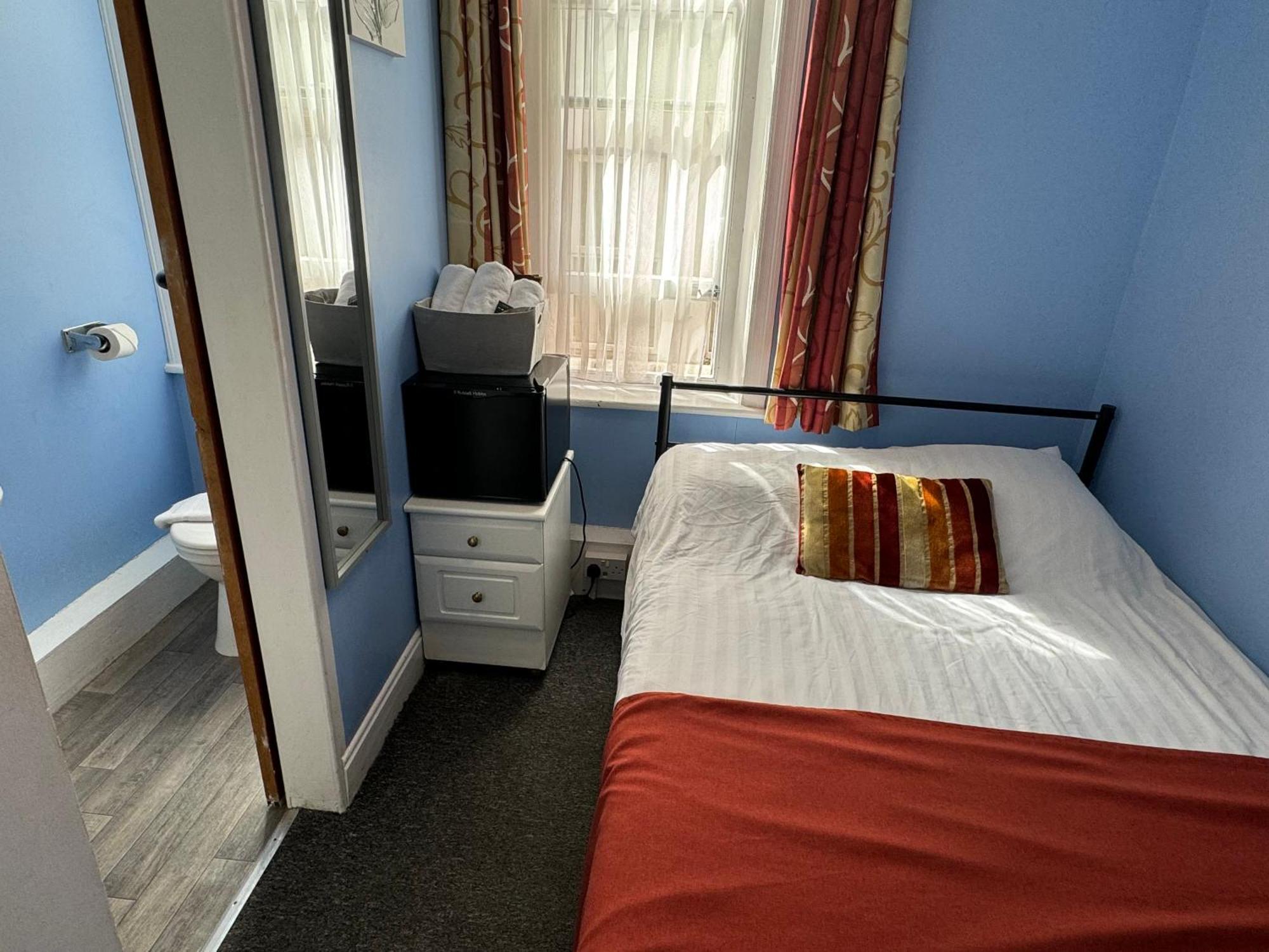 Backpackers Blackpool Hotel & Suites エクステリア 写真