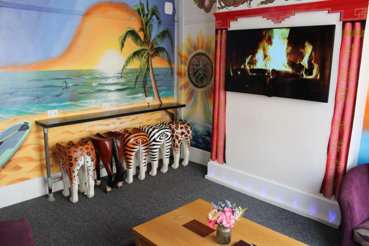 Backpackers Blackpool Hotel & Suites エクステリア 写真