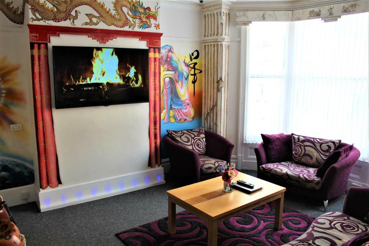 Backpackers Blackpool Hotel & Suites エクステリア 写真