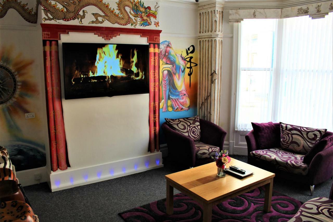 Backpackers Blackpool Hotel & Suites エクステリア 写真